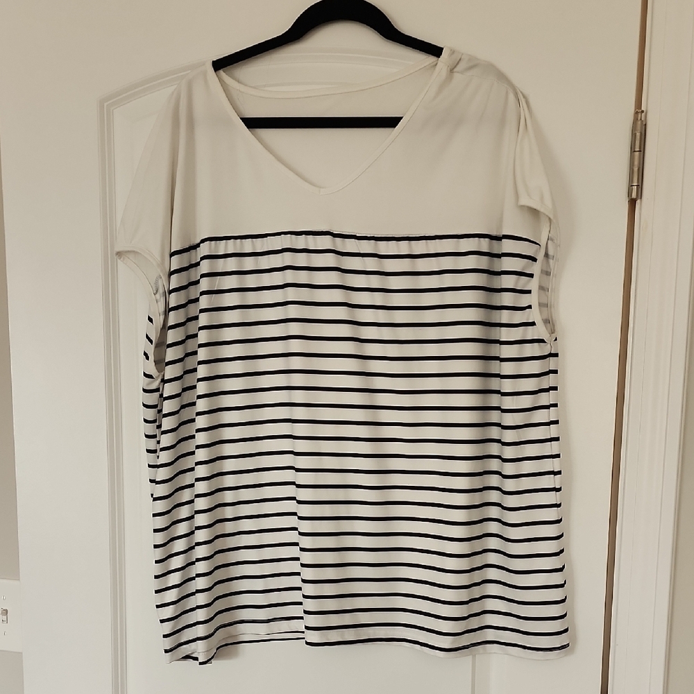 SHEIN Black and White Cap Sleeve Boxy T-Shirt